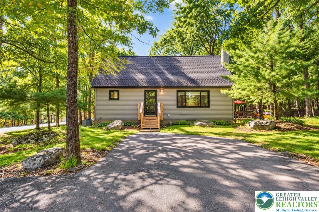 245 Somerset Dr, Stroud Twp, PA 18301