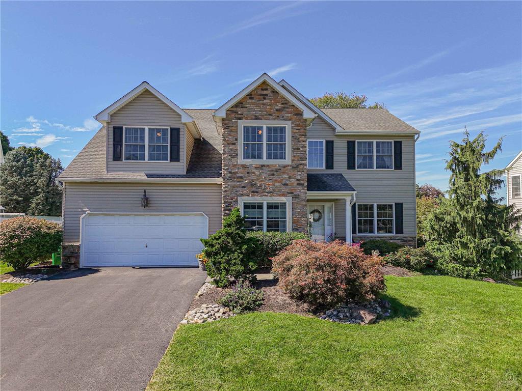 14 Ridge Ct, Easton, PA 18045