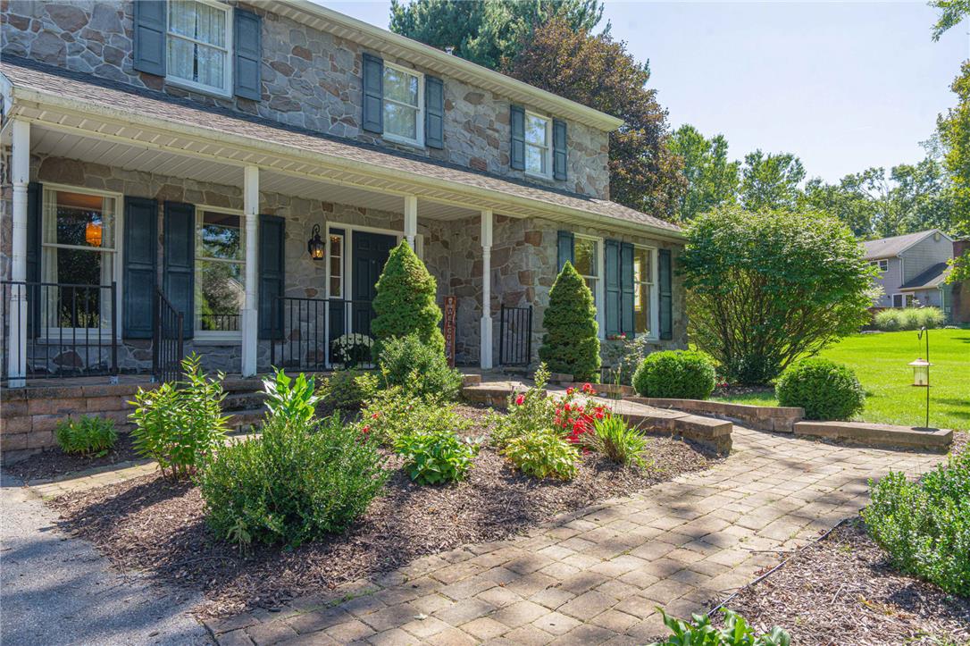 8357 Winchester Ln, Lower Macungie Twp, PA 18011 photo