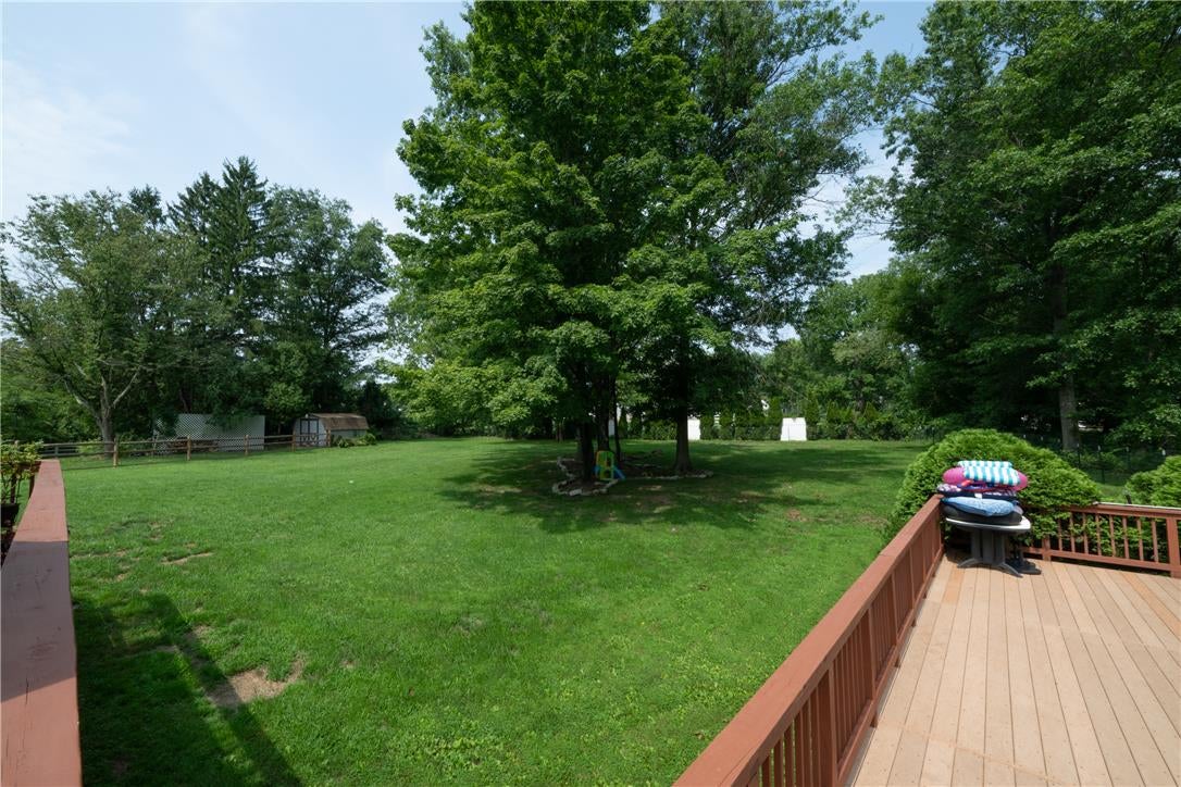30 Creekside Ct, Douglass Twp, PA 19525 photo