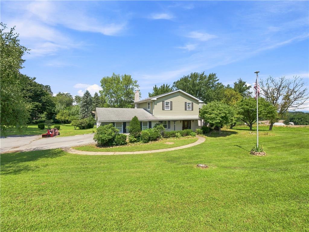 2815 Semmel Rd, North Whitehall Twp, PA 18080 photo