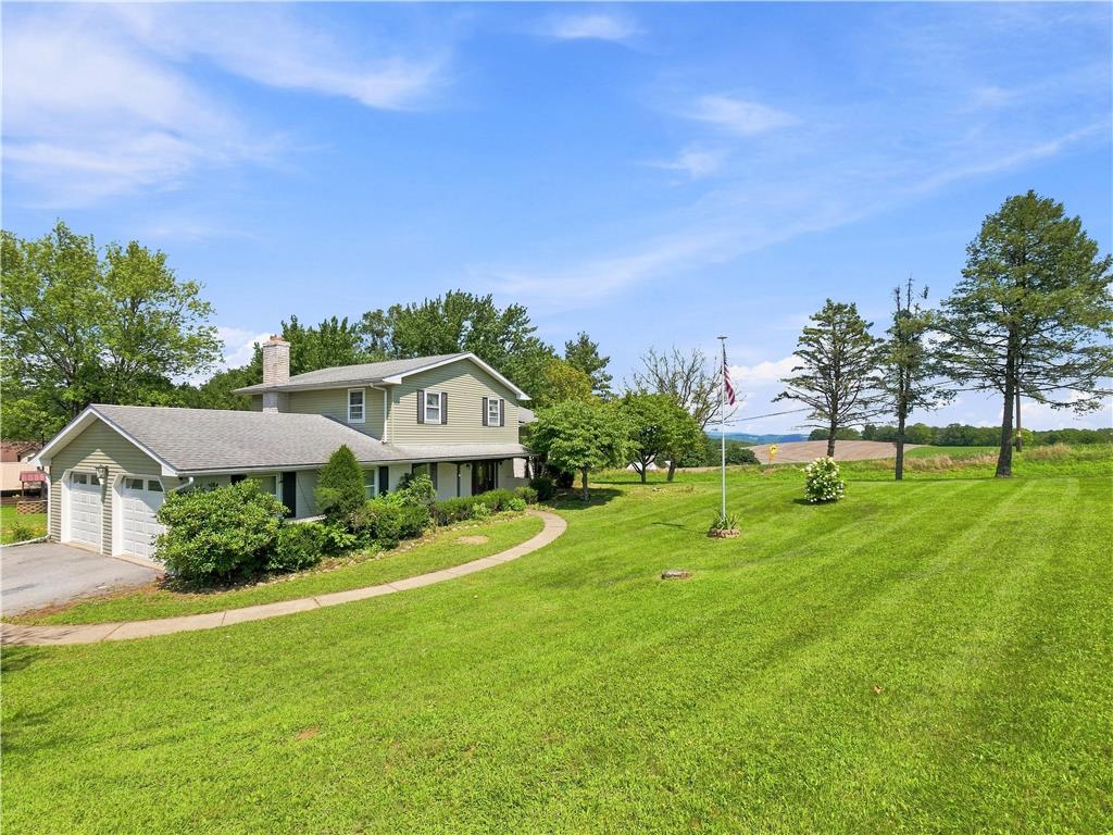 2815 Semmel Rd, North Whitehall Twp, PA 18080 photo