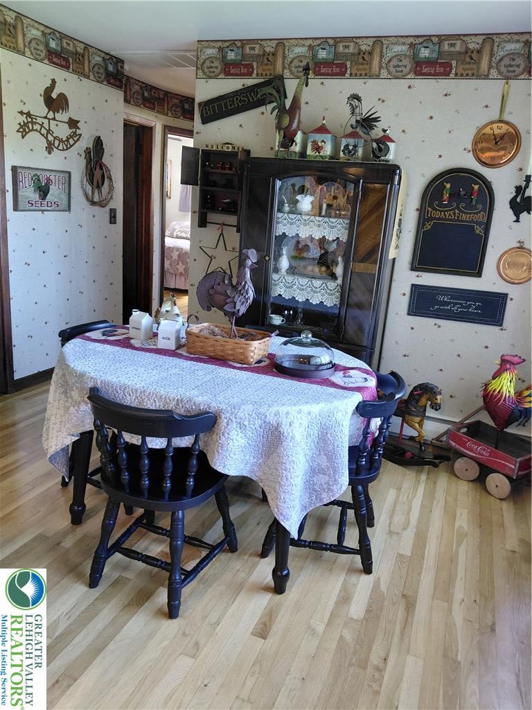3232 Highland Rd, Lowhill Twp, PA 18069 photo