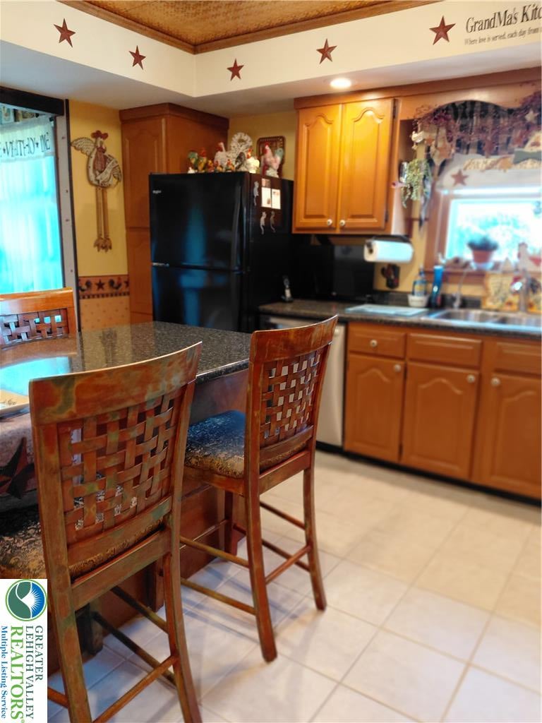 3232 Highland Rd, Lowhill Twp, PA 18069 photo