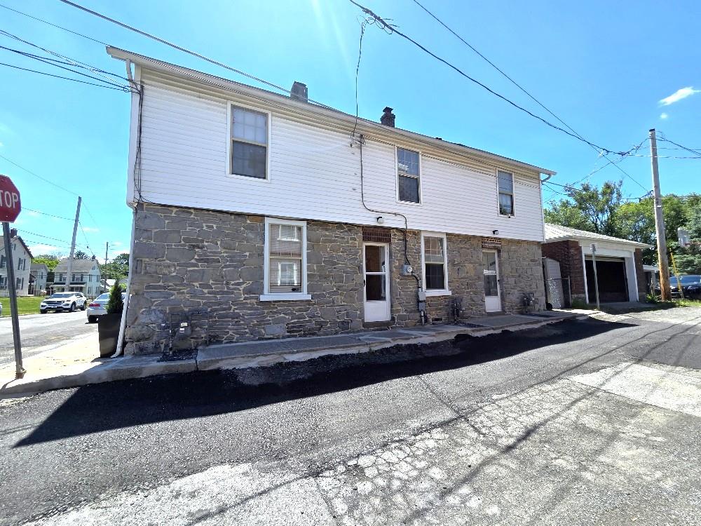 Pearl St, Catasauqua Borough, PA 18032