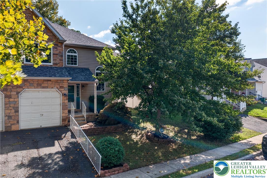 210 Shirley Ln, Pennsburg Boro, PA 18073