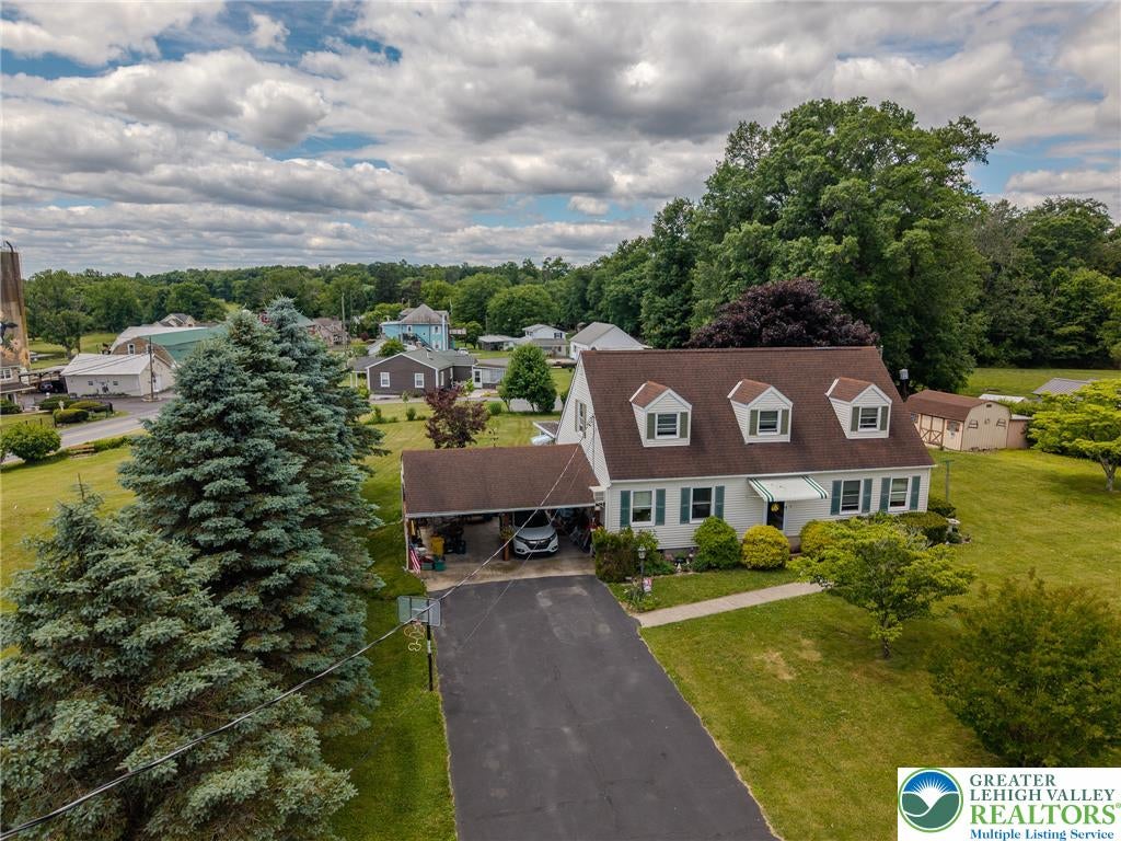 40 Locke Heights Rd, Washington TWP, PA 18013
