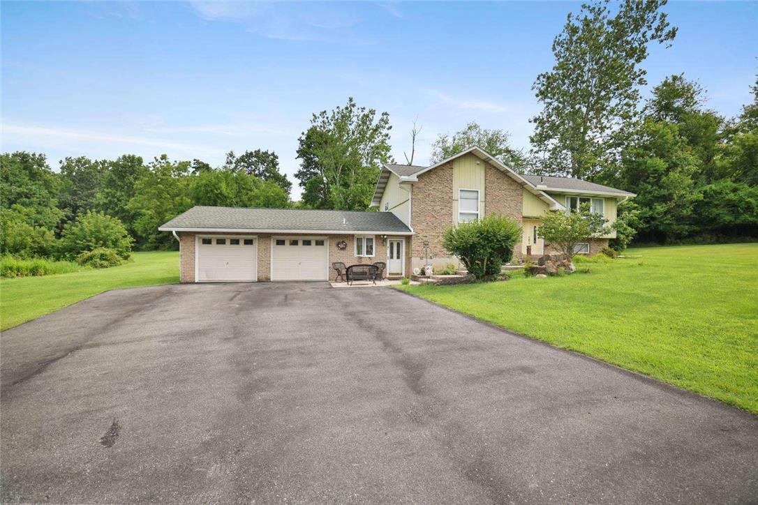 2371 Honeysuckle Rd, Allentown City, PA 18103 photo