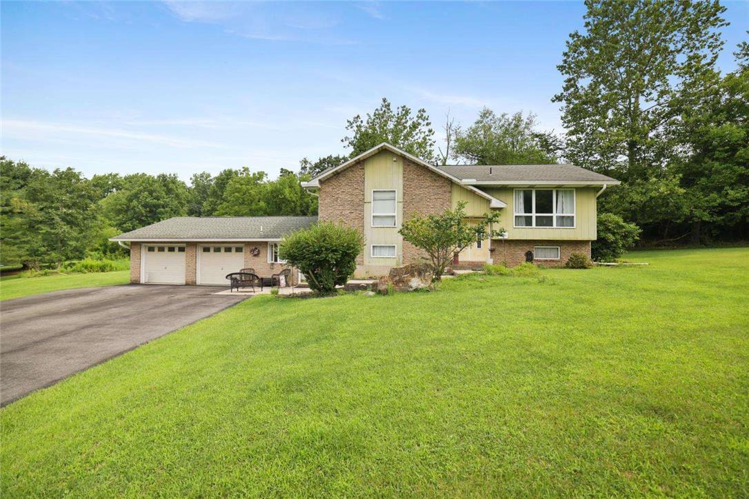 2371 Honeysuckle Rd, Allentown City, PA 18103 photo