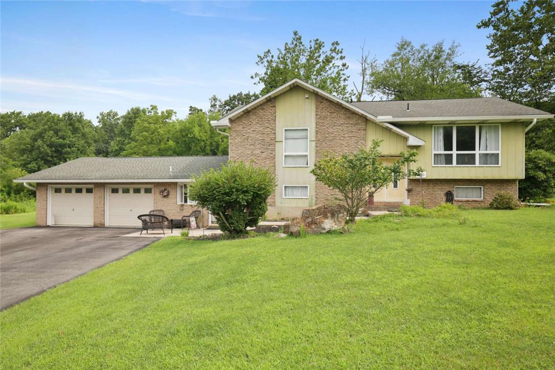 2371 Honeysuckle Rd, Allentown City, PA 18103