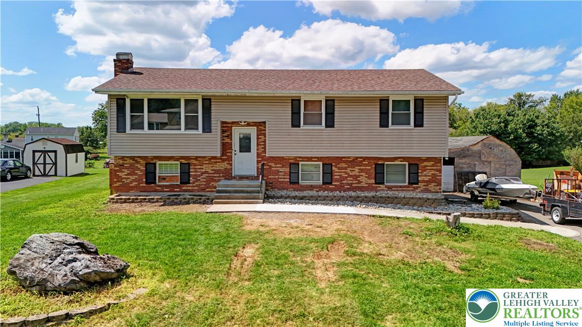 467 W Locust Ln, Lower Nazareth Twp, PA 18064 photo
