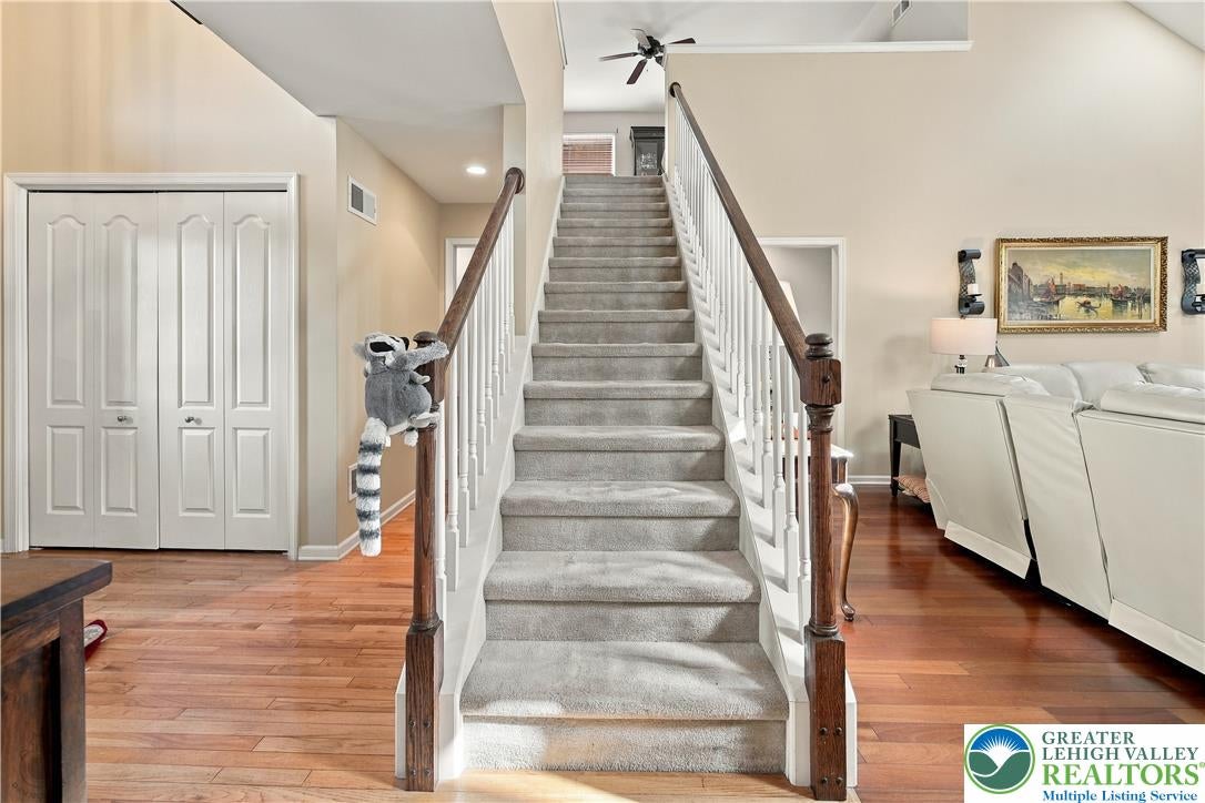 2077 Rolling Meadow Dr, Lower Macungie Twp, PA 18062 photo