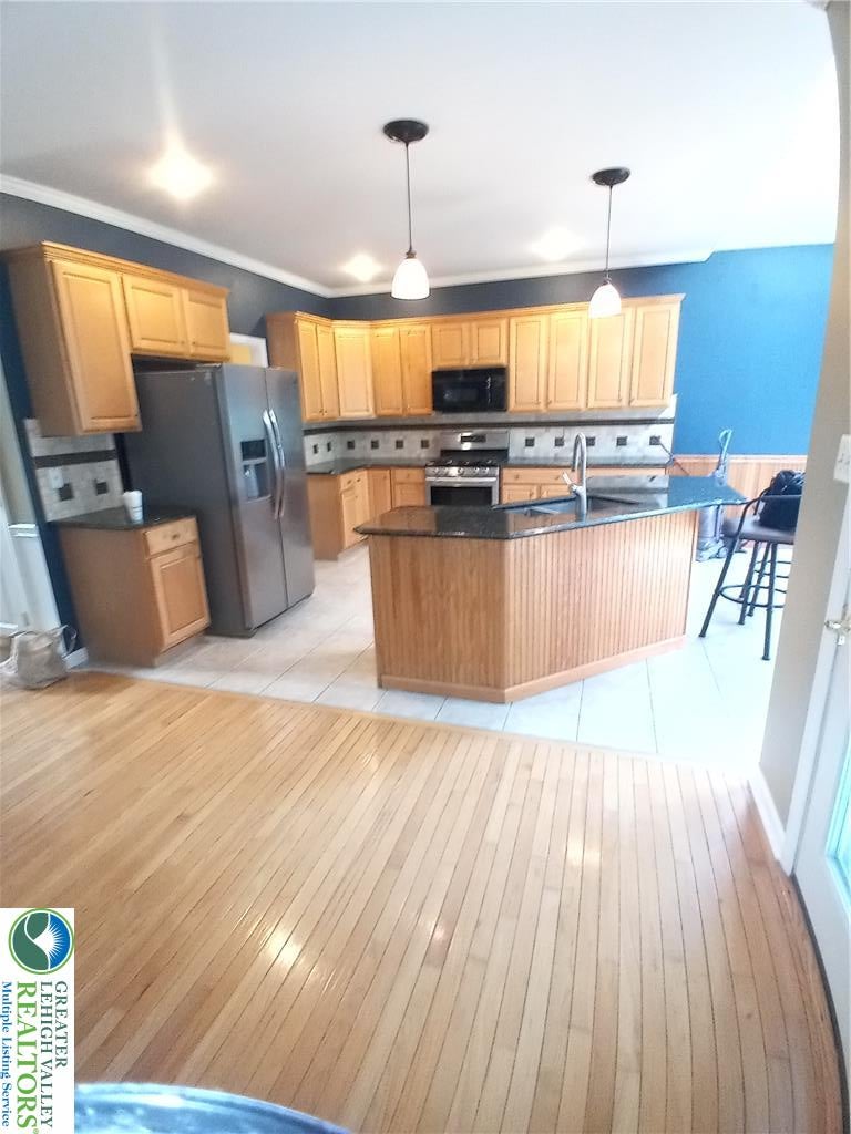 1560 Deer Path Rd, Forks Twp, PA 18040 photo