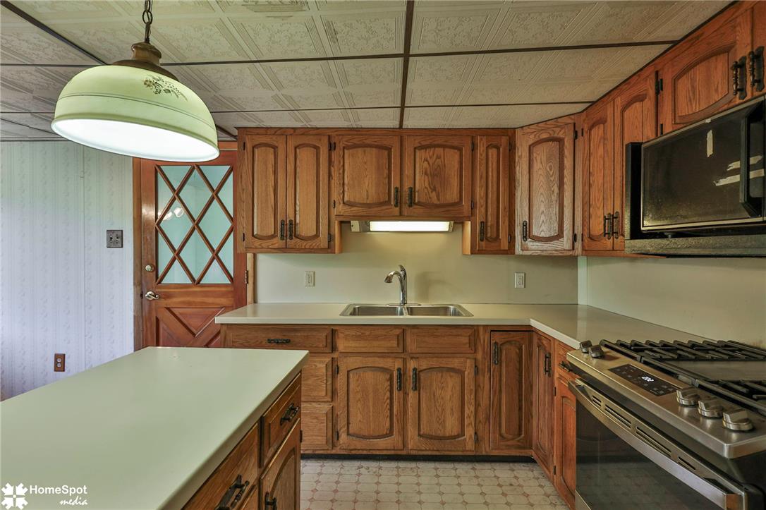 808 Engler Rd, Plainfield Twp, PA 18064 photo