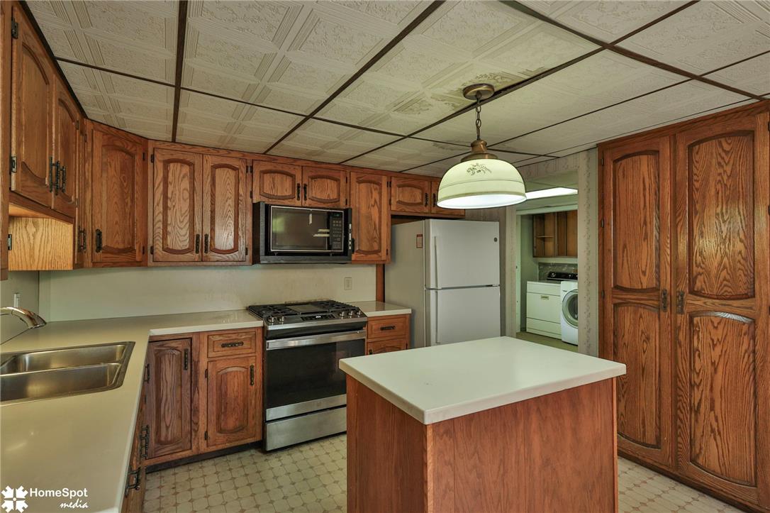 808 Engler Rd, Plainfield Twp, PA 18064 photo