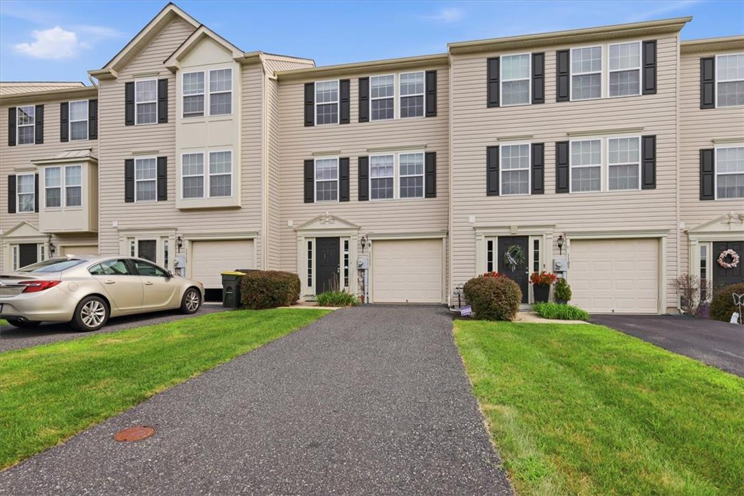 1111 Sparrow Way, Macungie Borough, PA 18031 photo