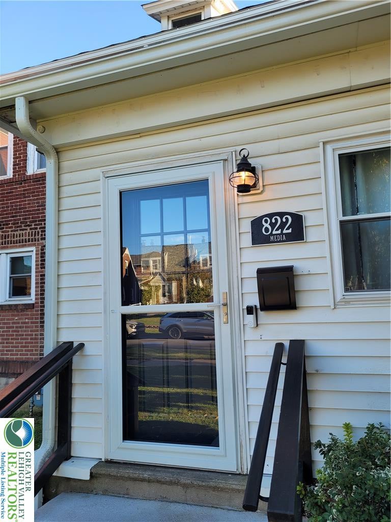 822 Media St, Bethlehem City, PA 18017 photo