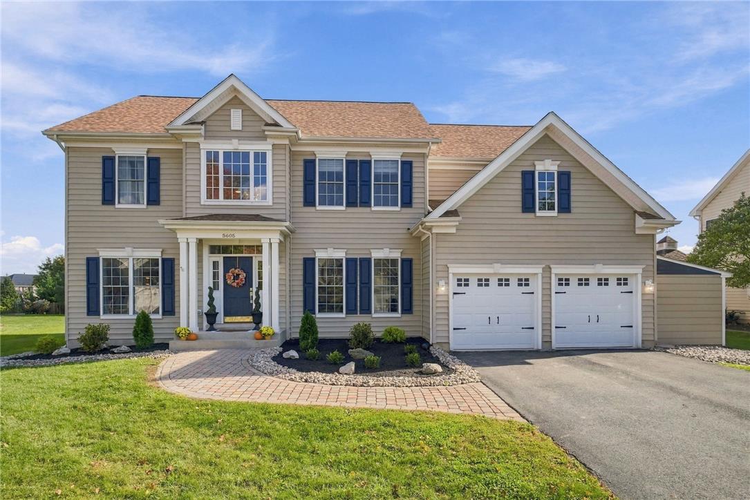 5605 Falcon Dr, Hanover Twp, PA 18017