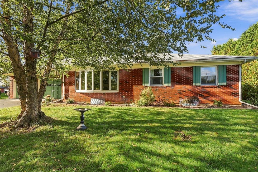 3071 Mosser Dr, South Whitehall Twp, PA 18103