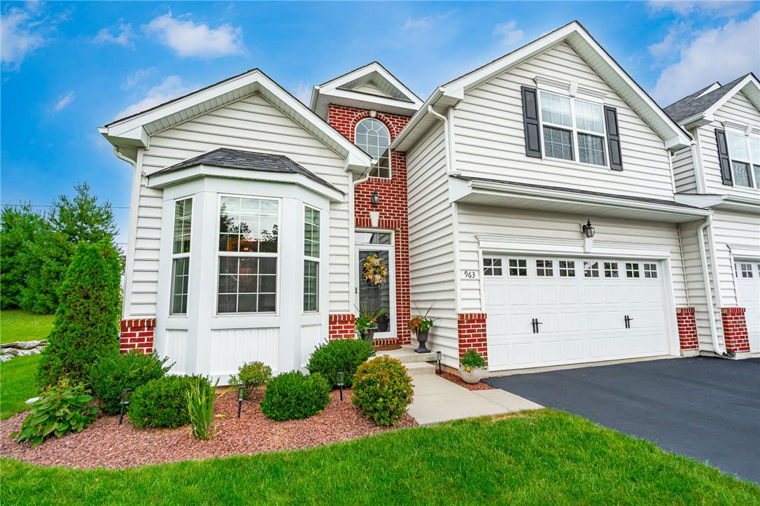 963 Spring White Dr, Upper Macungie Twp, PA 18031