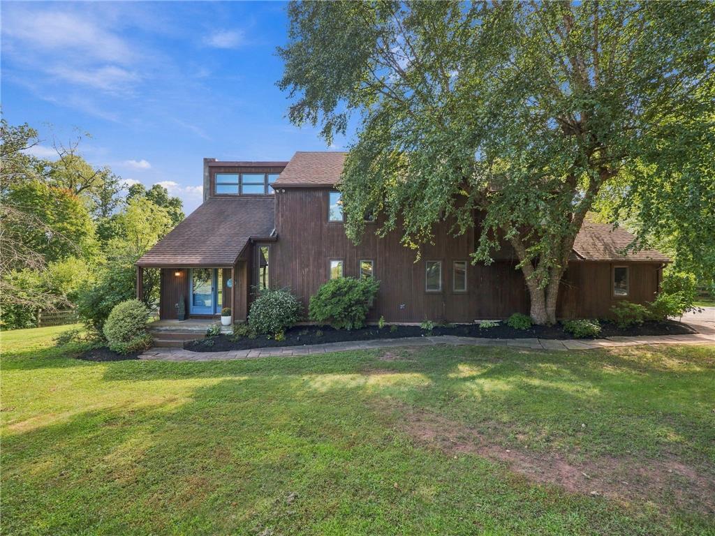 1491 Breezeview Ln, Pottstown, PA 19465 photo