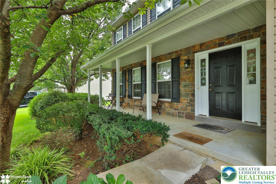 1500 Windmill Ln, Upper Macungie Twp, PA 18031 photo