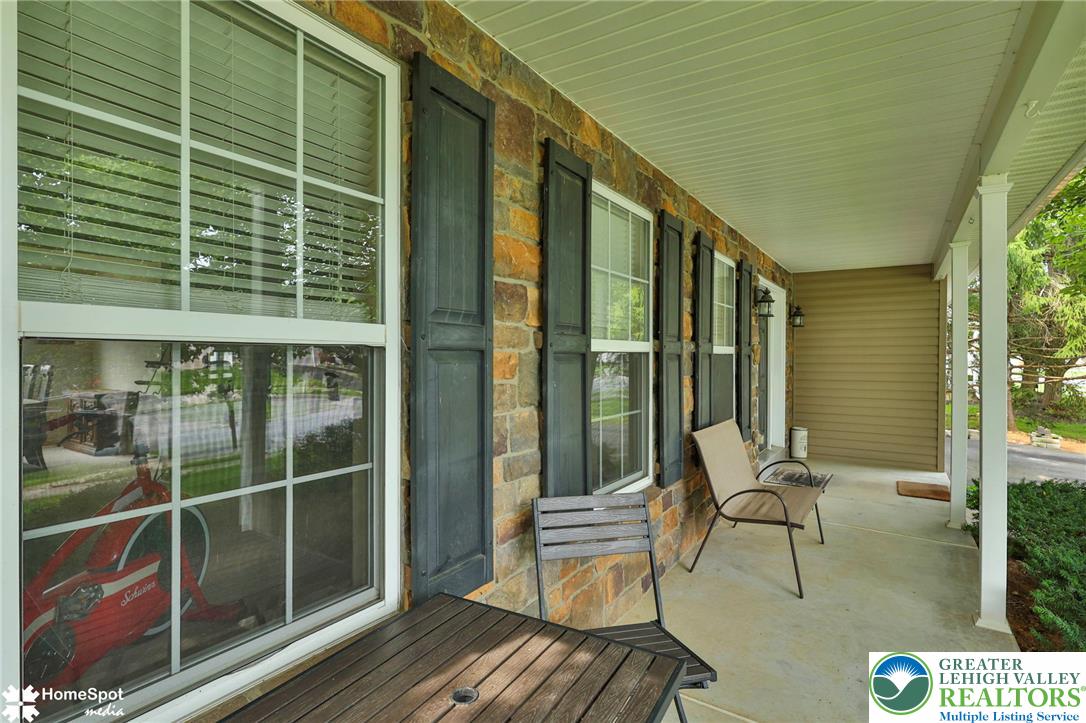 1500 Windmill Ln, Upper Macungie Twp, PA 18031 photo