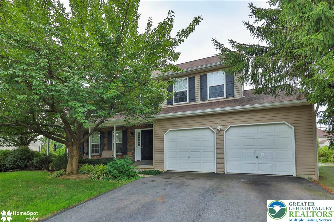 1500 Windmill Ln, Upper Macungie Twp, PA 18031 photo