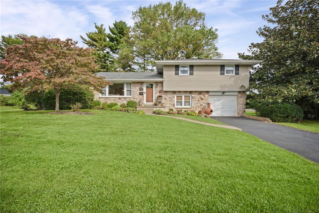 919 Poplar St, Coopersburg Borough, PA 18036
