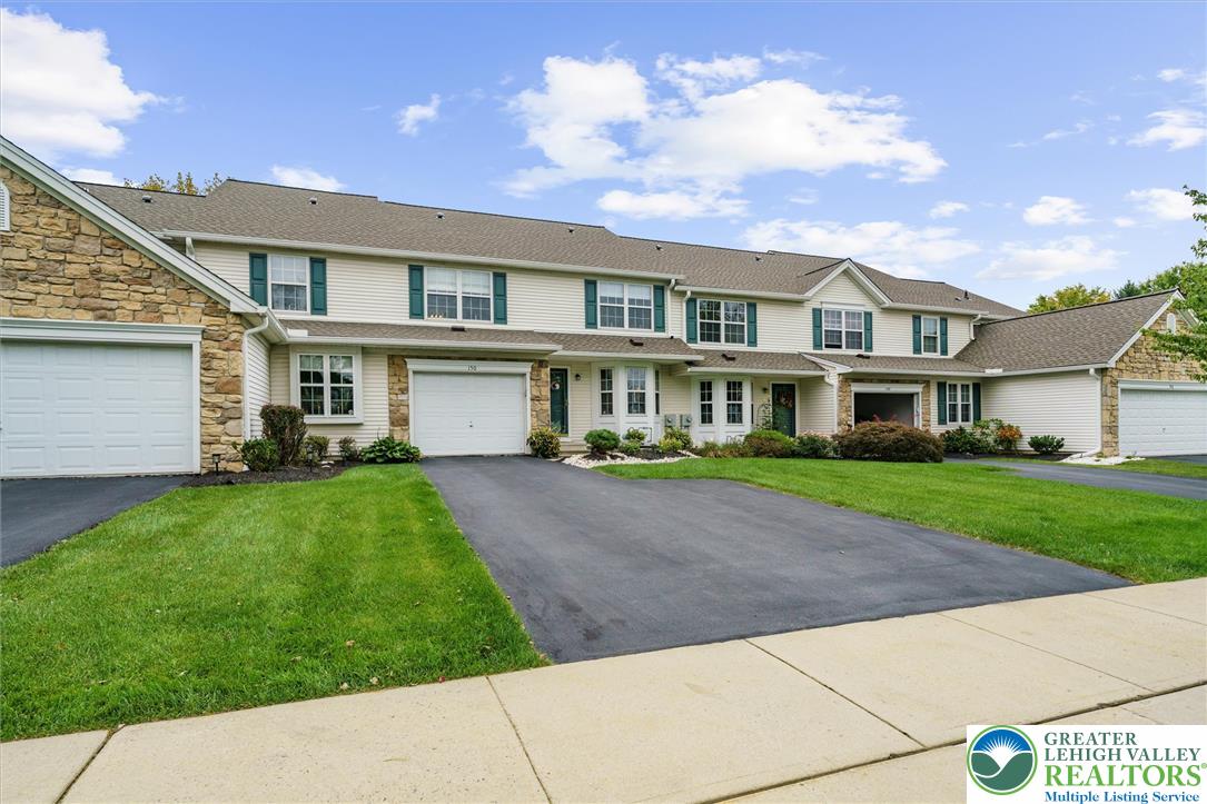 150 Park Ridge Dr, Easton, PA 18040 photo