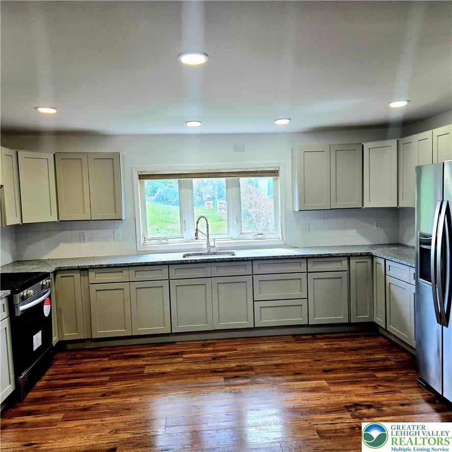 784 S 8th St, Allentown City, PA 18103 photo