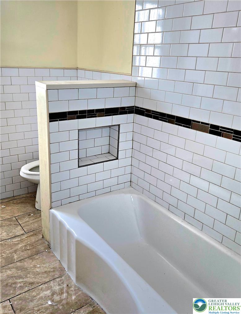 784 S 8th St, Allentown City, PA 18103 photo