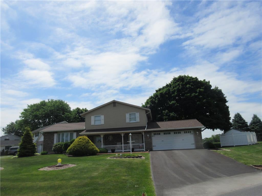 531 Mountain View Rd, Lower Nazareth Twp, PA 18064