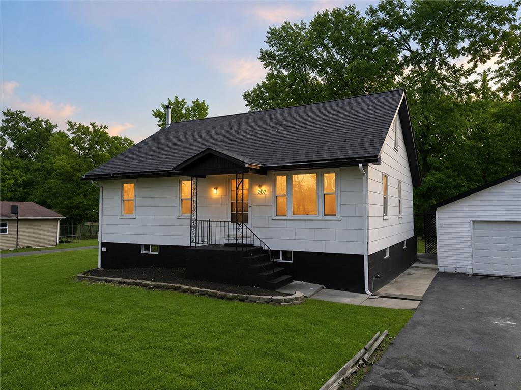 209 Douglasville Rd, Bushkill Twp, PA 18064