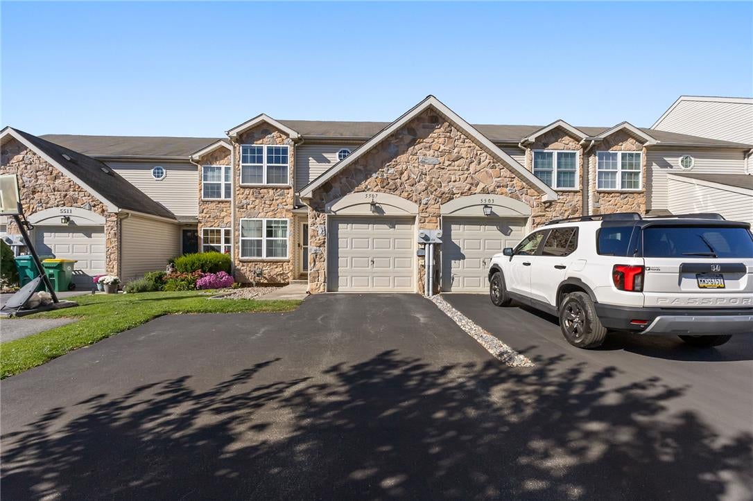 5507 Stonecroft Ln, Lower Macungie Twp, PA 18106 photo