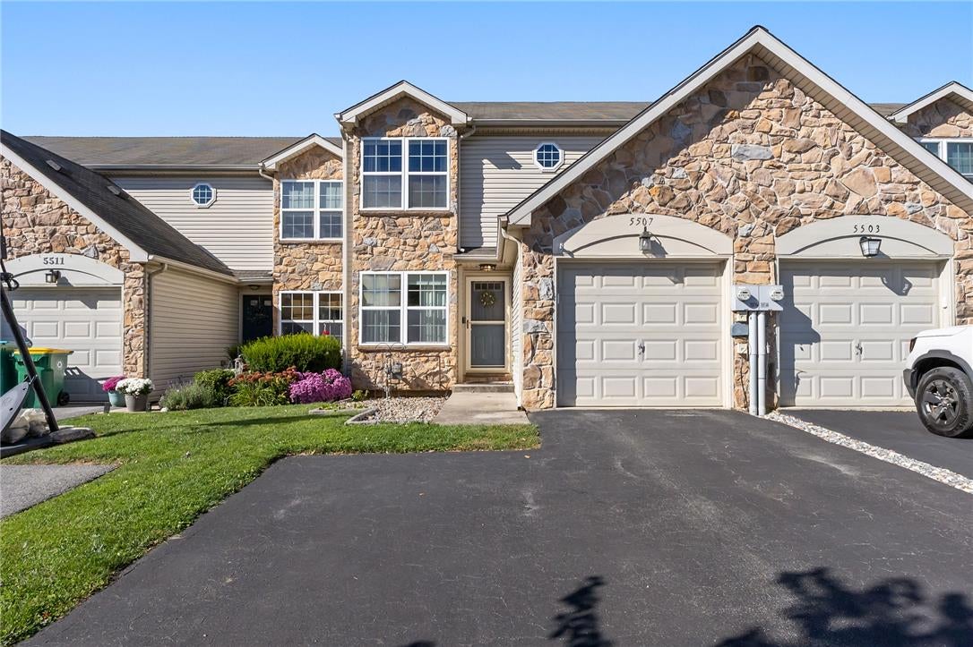 5507 Stonecroft Ln, Lower Macungie Twp, PA 18106