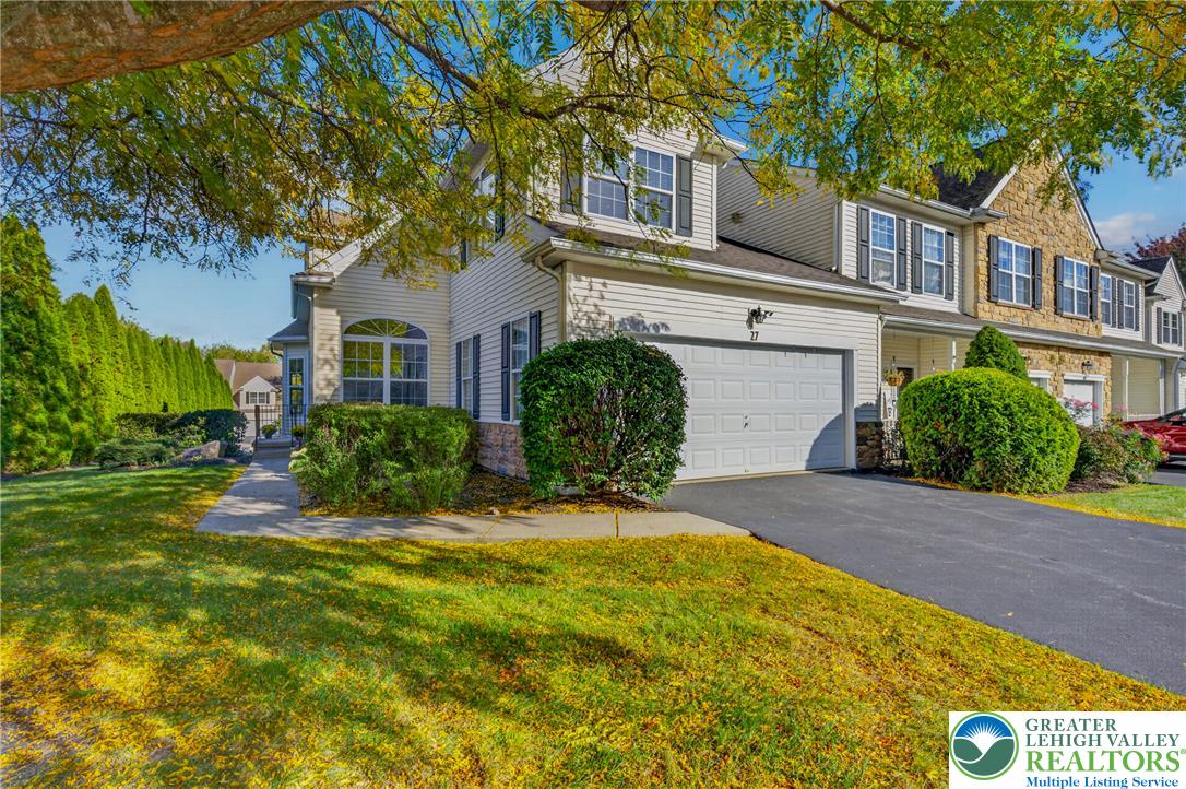 27 Cobblestone Dr, Palmer Twp, PA 18045