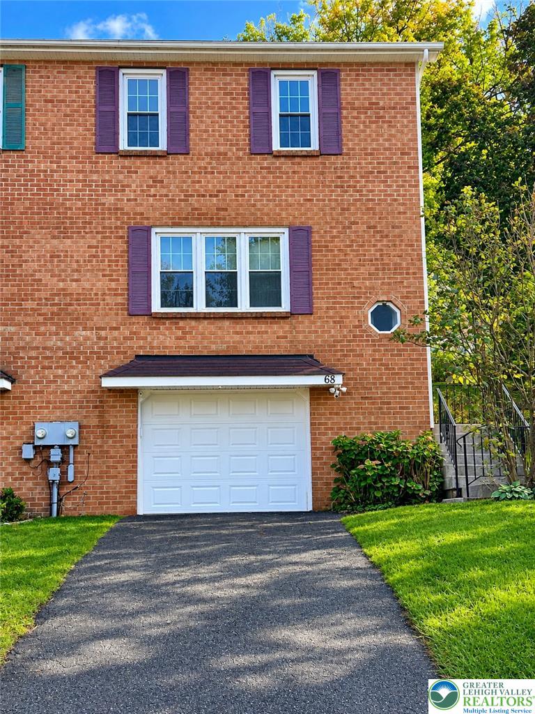 68 Highlands Blvd, Easton, PA 18042 photo