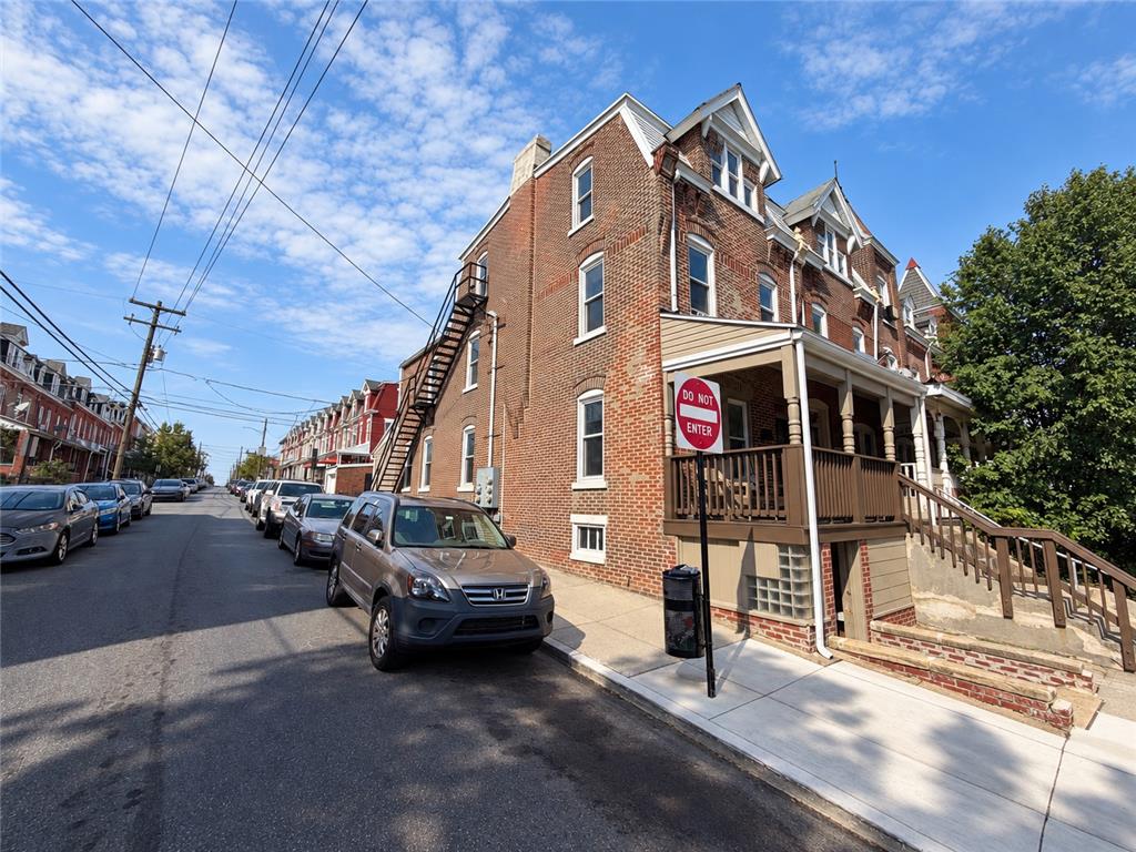 437 W Allen St, Allentown City, PA 18102 photo