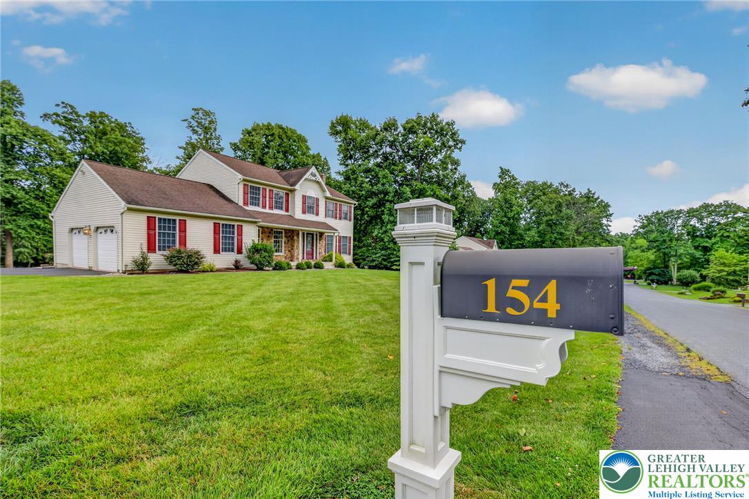 154 Red Oak Ln, Washington TWP, PA 18013 photo