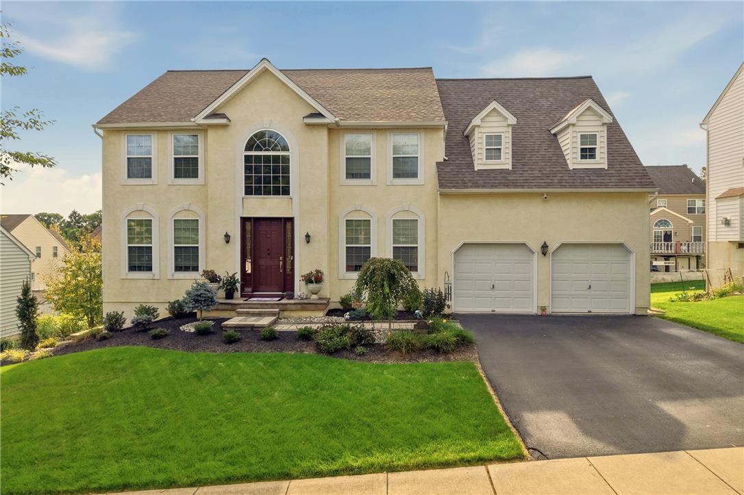 900 Kingston Ln, Upper Macungie Twp, PA 18031 photo
