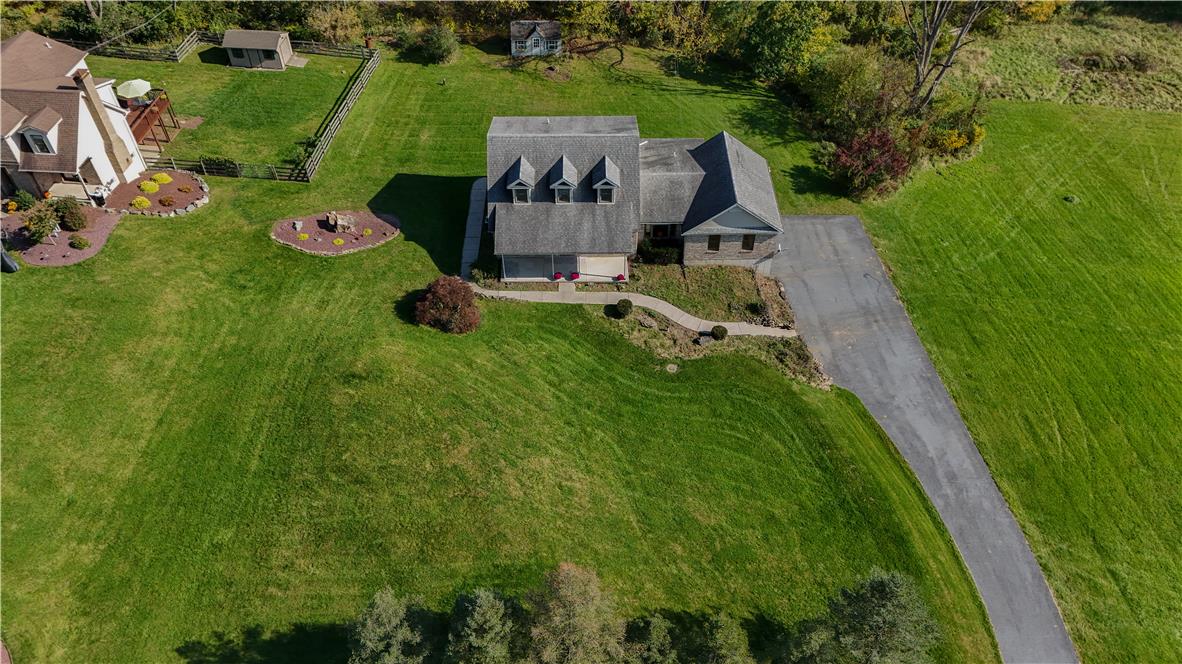 4015 Country Side Ln, Lower Saucon Twp, PA 18055 photo
