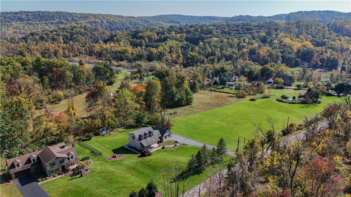 4015 Country Side Ln, Lower Saucon Twp, PA 18055 photo
