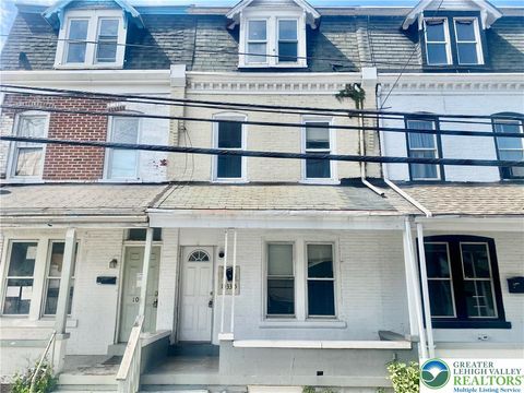 Townhouse in Allentown City PA 1033 Court Street.jpg