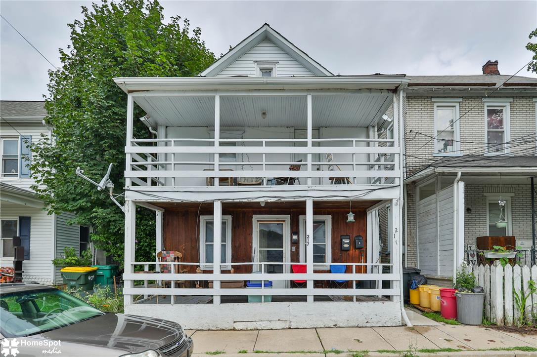 217 Pen Argyl St, Pen Argyl Borough, PA 18072 photo