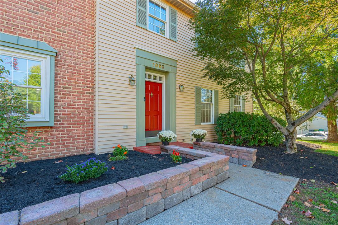 1890 Maplewood Ln, Lower Macungie Twp, PA 18103 photo