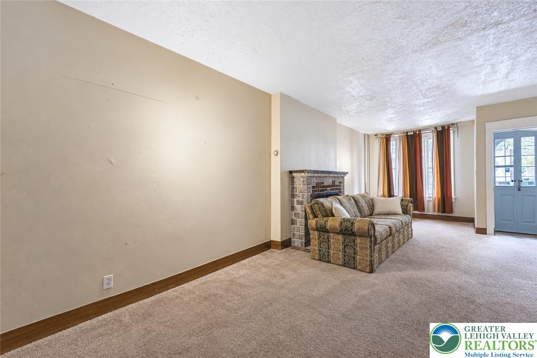 817 N Penn St, Allentown City, PA 18102 photo