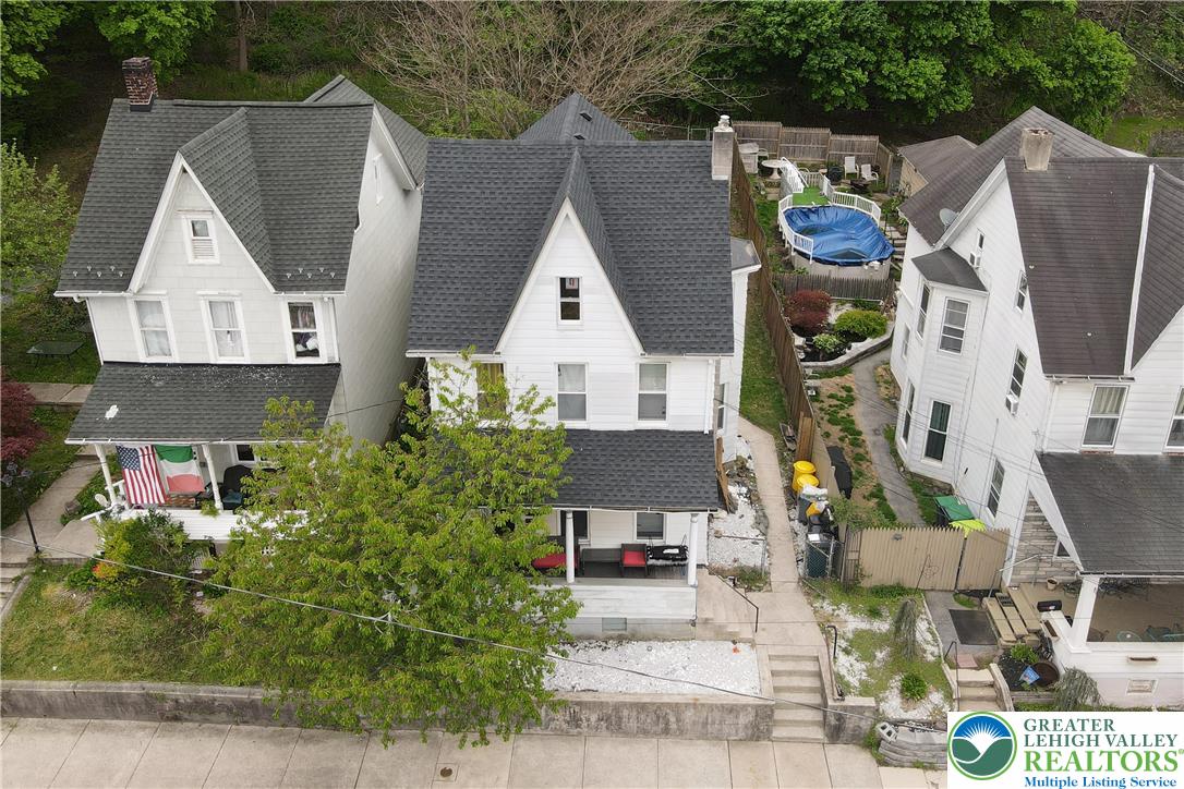 209 E South St, Slatington Borough, PA 18080 photo