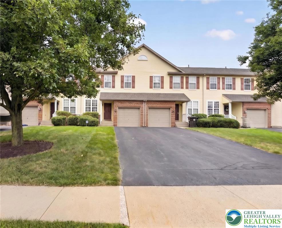 8141 Cross Creek Cir, Upper Macungie Twp, PA 18031