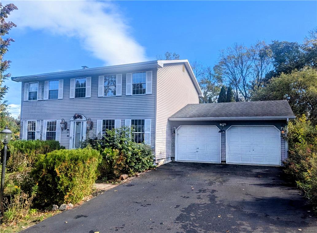 1833 Latta St, South Whitehall Twp, PA 18104